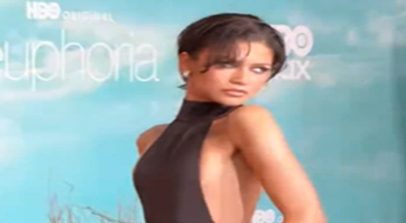 Zendaya showed up on the Euphoria season 3 red carpet. For various reasons, she owned the moment. Her look and style were the center of attention in the moment.